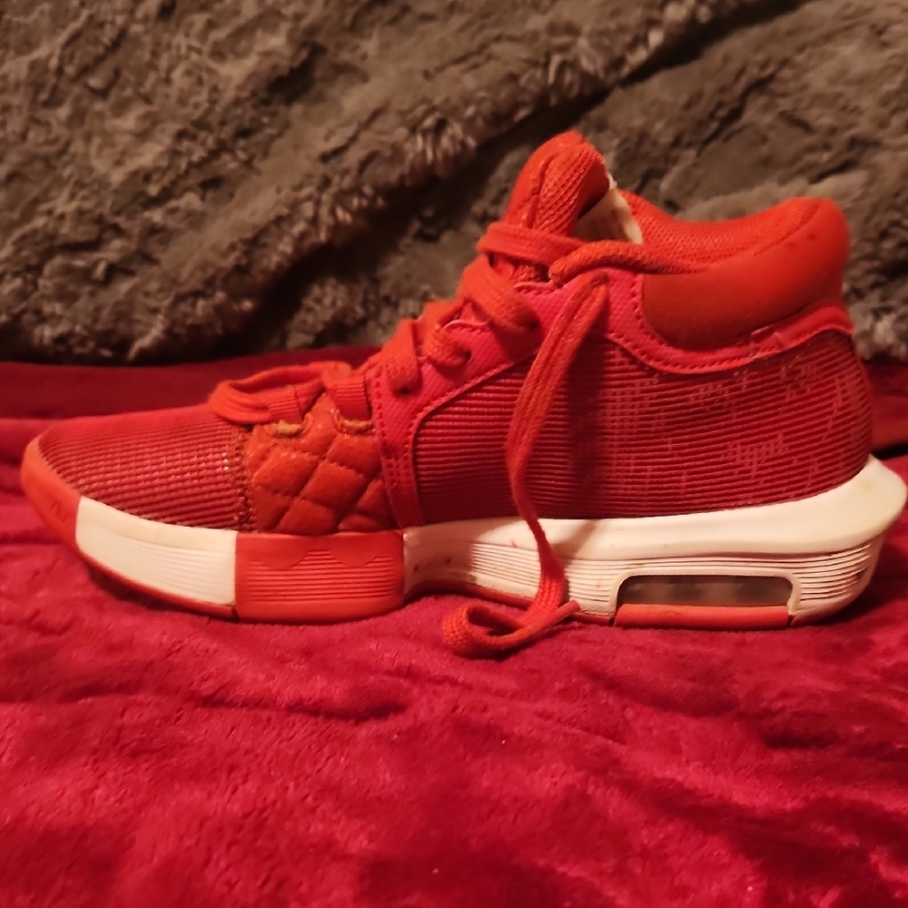 Nike Red Sports Shoes - Picture 5 of 8